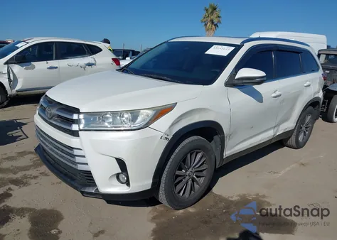 2019 Toyota Highlander Xle z USA, uszkodzony, nr VIN 5TDKZRFH3KS552074